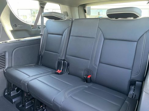 Used 2026 GMC Yukon XL Elevation image 25