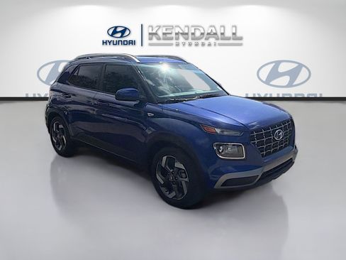 Used 2023 Hyundai Venue SEL w/ Cargo Package FWD image 1