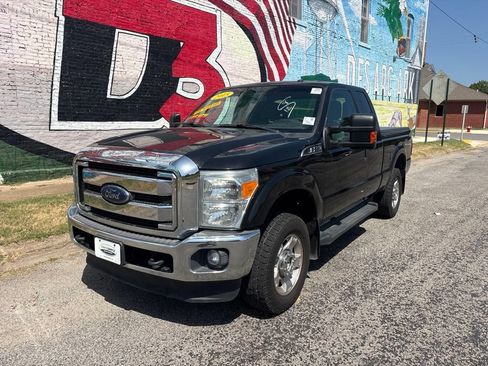 Used 2015 Ford F250 XLT w/ Camper Package AWD/4WD image 1