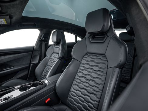 Certified 2024 Audi e-tron GT Prestige w/ Prestige Package image 18