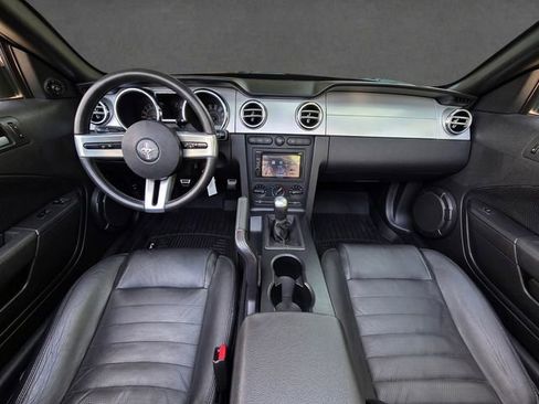 Used 2006 Ford Mustang GT RWD image 3