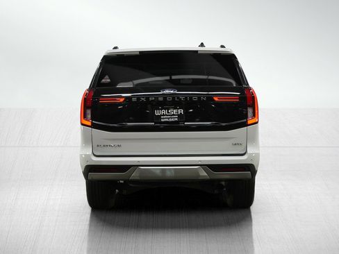 Used 2025 Ford Expedition Max Platinum AWD/4WD image 5
