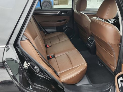 Used 2019 Subaru Outback 2.5i Touring image 19