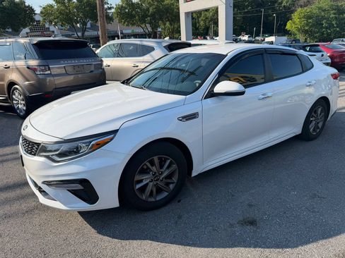 Used 2020 Kia Optima LX FWD image 3