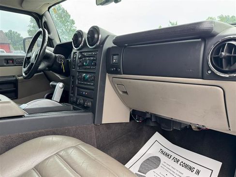 Used 2005 HUMMER H2 SUT w/ Preferred Equipment Group image 27