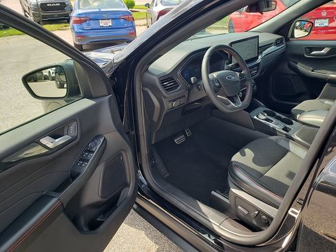 Certified 2023 Ford Escape ST-Line w/ Tech Pack #1 FWD image 9