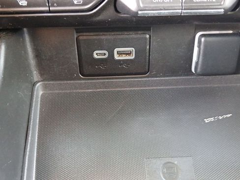 Used 2024 Chevrolet Tahoe Z71 image 16