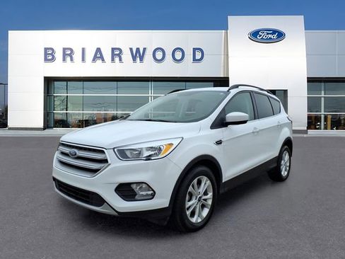 Certified 2018 Ford Escape SE w/ SE Sync 3 Package image 1