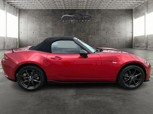 Used 2016 MAZDA MX-5 Miata Club image 2