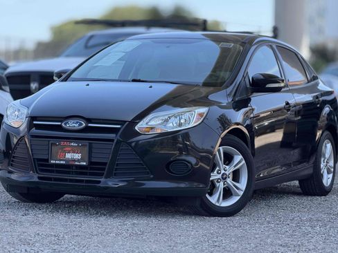 Used 2014 Ford Focus SE FWD image 1