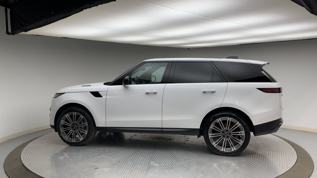 Certified 2025 Land Rover Range Rover Sport SE AWD/4WD image 5