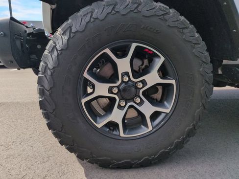 Used 2022 Jeep Wrangler Unlimited Rubicon w/ Dual Top Group AWD/4WD image 9