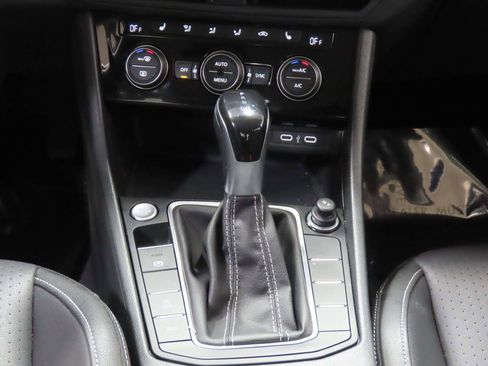 Certified 2024 Volkswagen Jetta SE image 12