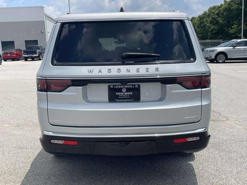 Used 2024 Jeep Wagoneer L Series II w/ Flexible Seating Group AWD/4WD image 6