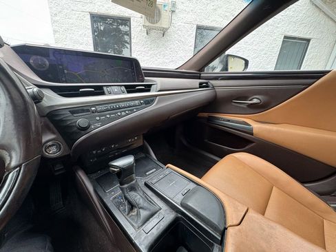Used 2020 Lexus ES 350 w/ Premium Package image 13