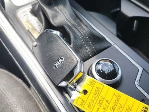 Used 2021 Kia Sorento LX FWD image 37
