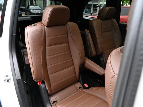 Used 2025 Mercedes-Benz GLS 580 4MATIC image 51