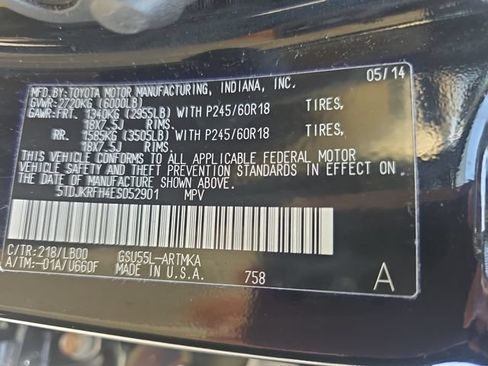 Used 2014 Toyota Highlander XLE AWD/4WD image 25