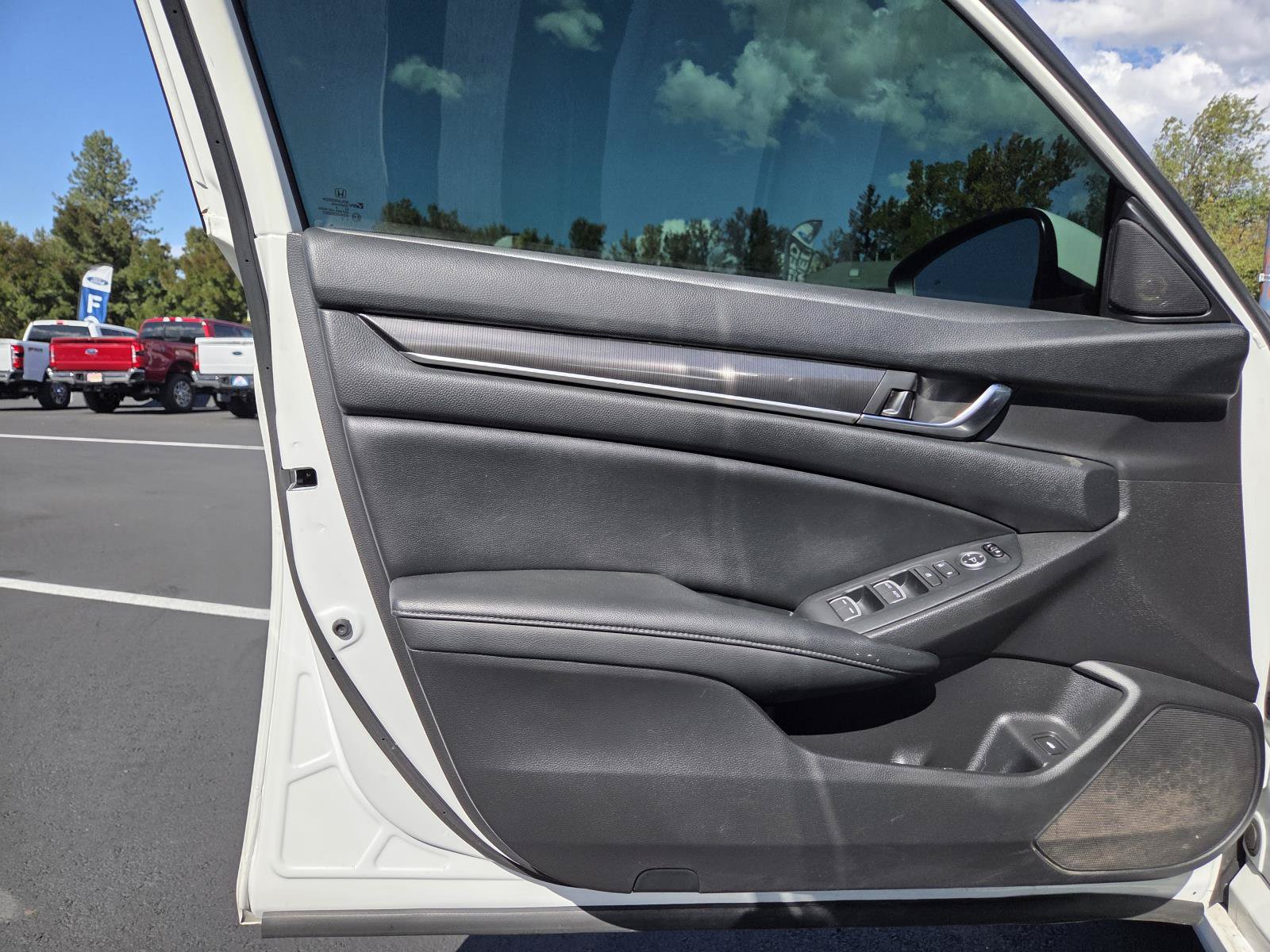 Used 2019 Honda Accord Sport image 12