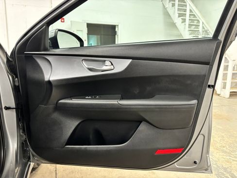 Used 2023 Kia Forte LXS w/ LXS Technology Package FWD image 23