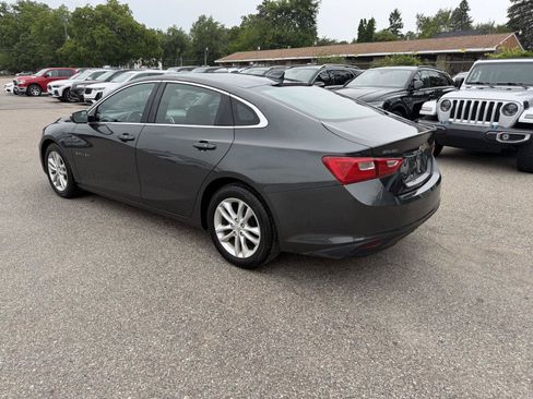 Used 2017 Chevrolet Malibu LT FWD image 5