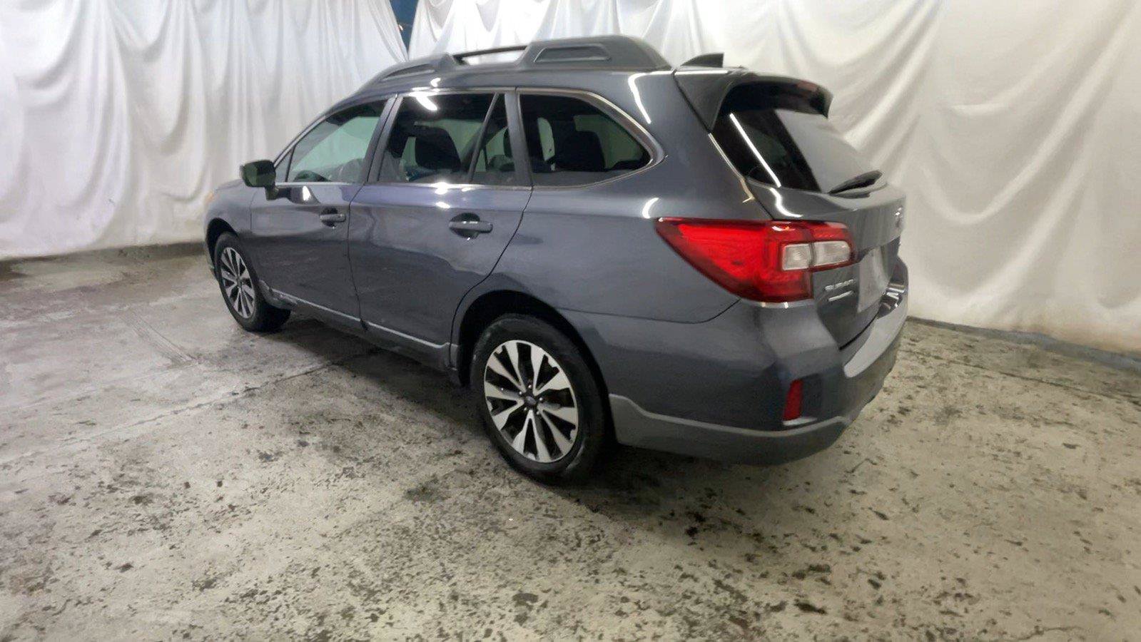 Used 2016 Subaru Outback 3.6R Limited AWD/4WD image 10