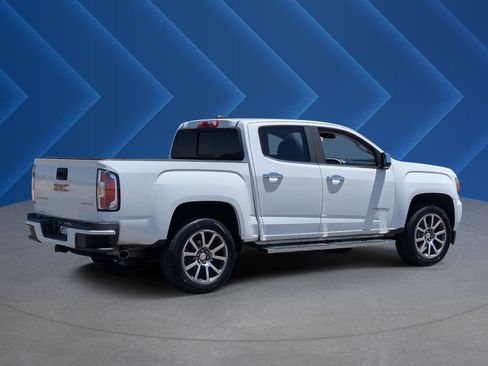 Used 2018 GMC Canyon Denali RWD image 3