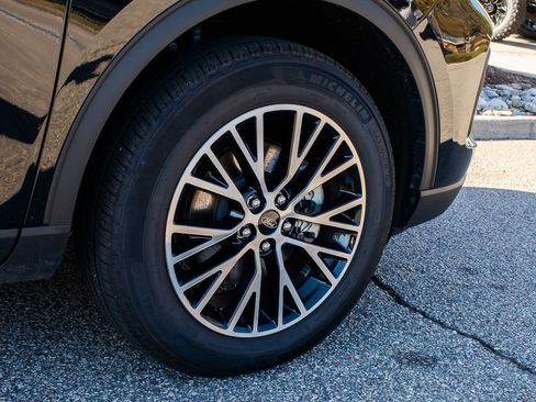 Used 2025 Ford Escape SE w/ PHEV Premium Package image 8