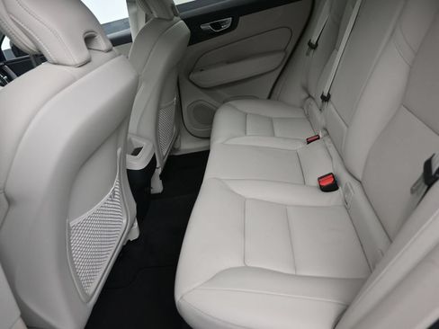 Used 2024 Volvo XC60 B5 Plus AWD/4WD image 13