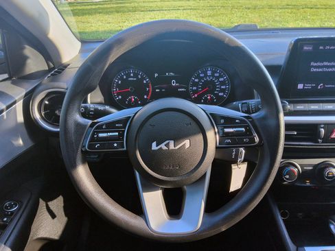 Used 2022 Kia Forte LXS FWD image 6