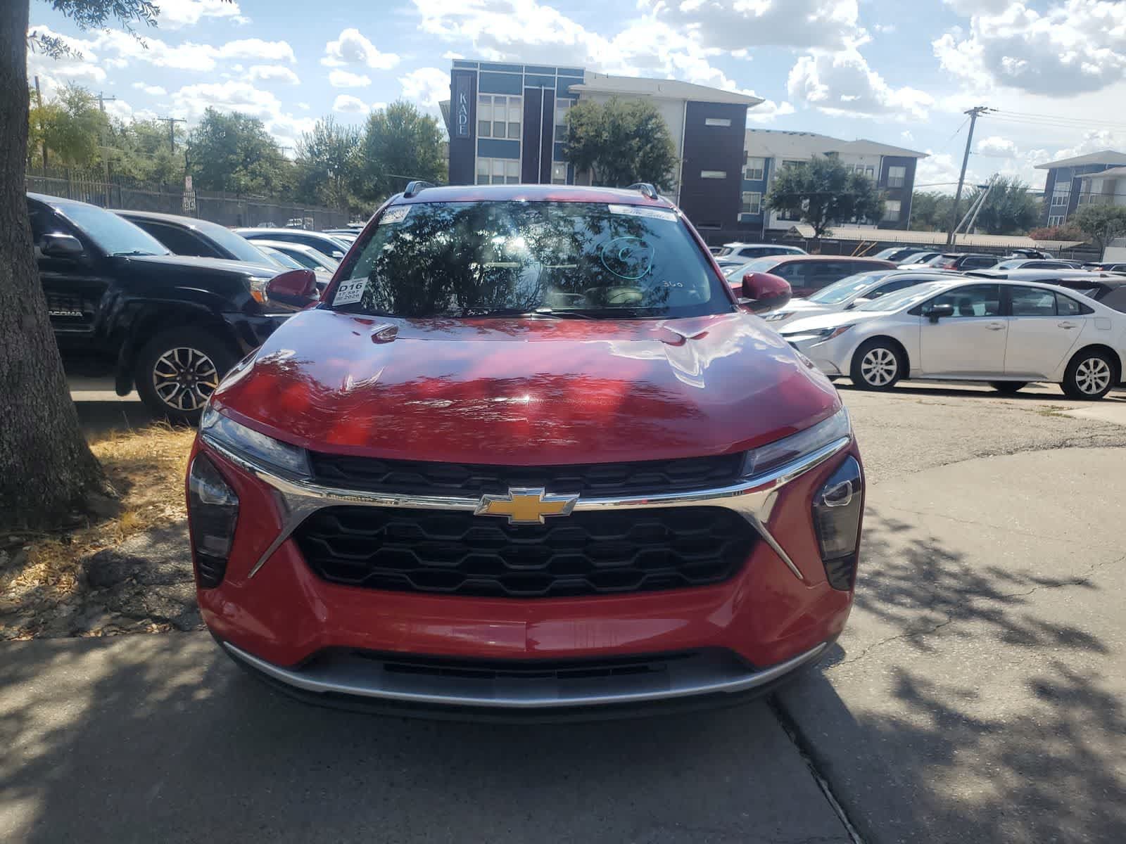 Used 2026 Chevrolet Trax LT FWD image 8