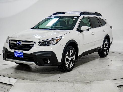 Used 2020 Subaru Outback Limited image 3