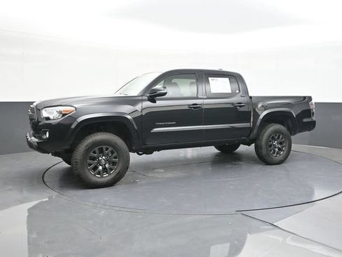Used 2022 Toyota Tacoma SR5 w/ Technology Package AWD/4WD image 7