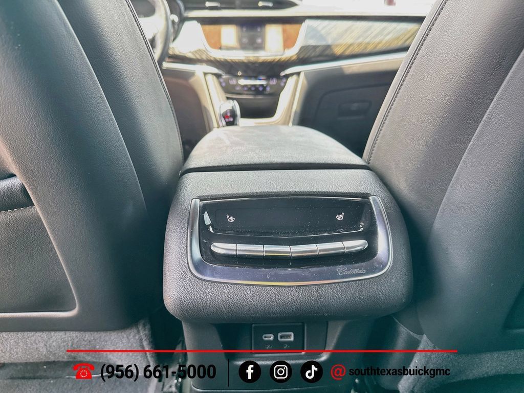 Used 2023 Cadillac XT6 Premium Luxury w/ Technology Package FWD image 25