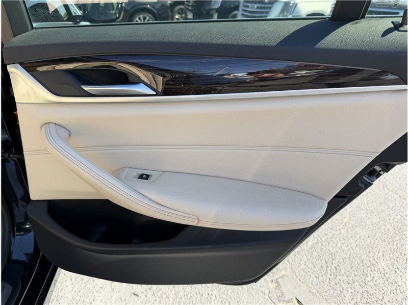 Used 2020 BMW 530i w/ Premium Package RWD image 23