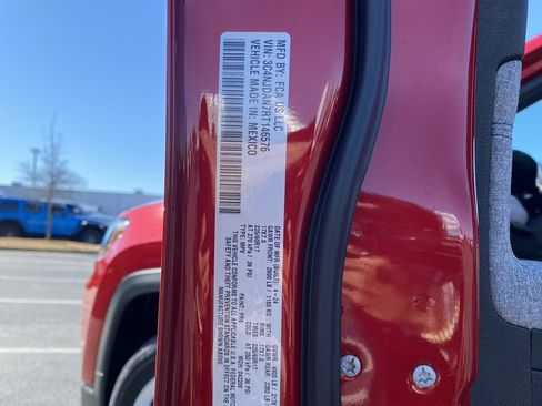 Used 2024 Jeep Compass Sport image 34