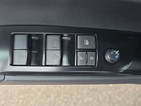 Used 2026 Toyota Camry SE w/ Multimedia Upgrade Package image 27