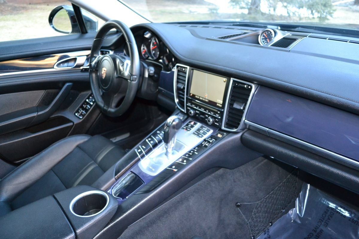Used 2014 Porsche Panamera 4 w/ Premium Package AWD/4WD image 31