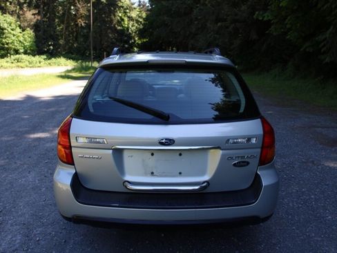 Used 2005 Subaru Outback 3.0R L.L. Bean AWD/4WD image 11