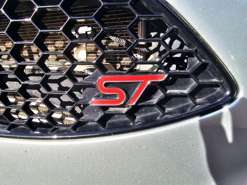 Used 2015 Ford Fiesta ST image 4