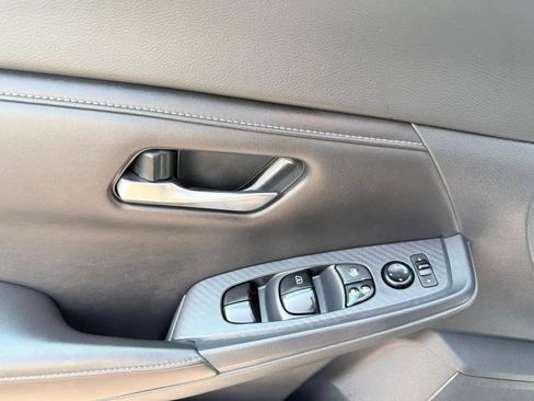 Used 2020 Nissan Sentra SV FWD image 16