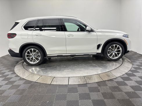 New 2026 BMW X5 xDrive50e w/ Executive Package image 17