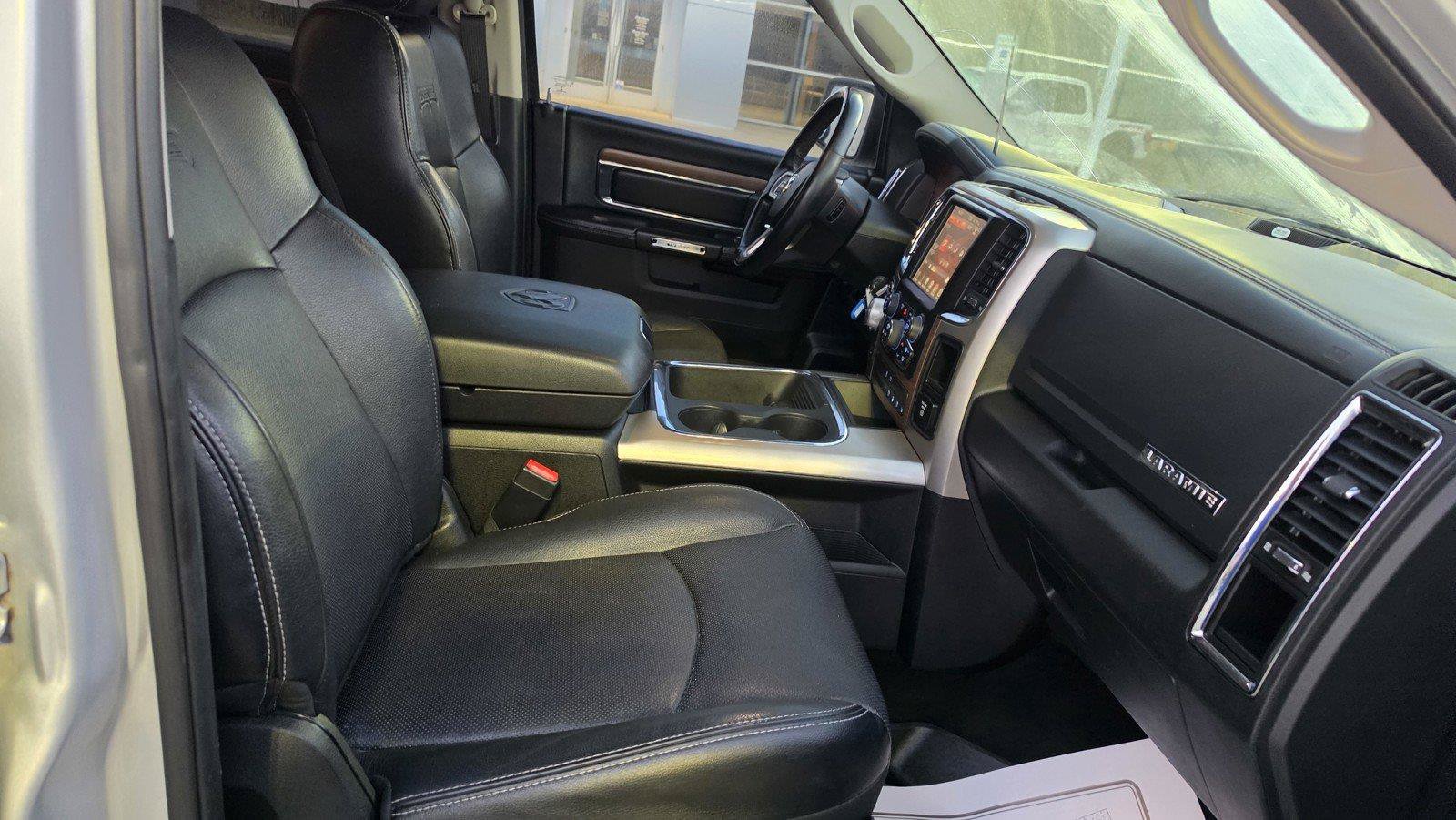 Used 2017 RAM 1500 Laramie AWD/4WD image 29