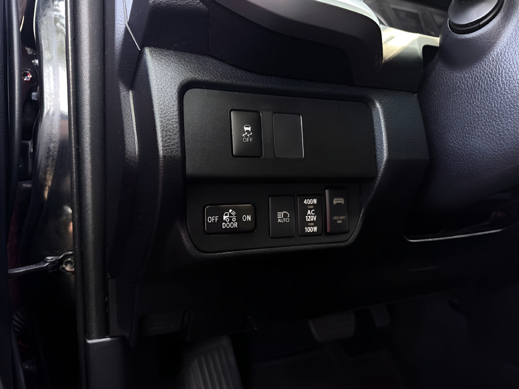 Used 2020 Toyota Tacoma TRD Off-Road AWD/4WD image 16