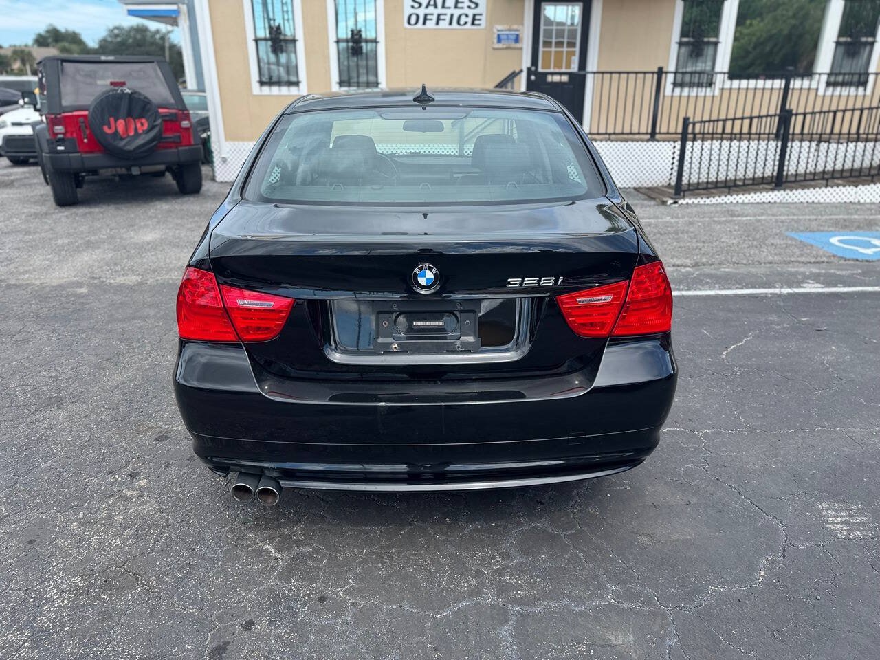 Used 2011 BMW 328i xDrive Sedan AWD/4WD image 7