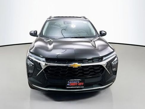 New 2026 Chevrolet Trax LT w/ Sunroof Package image 2