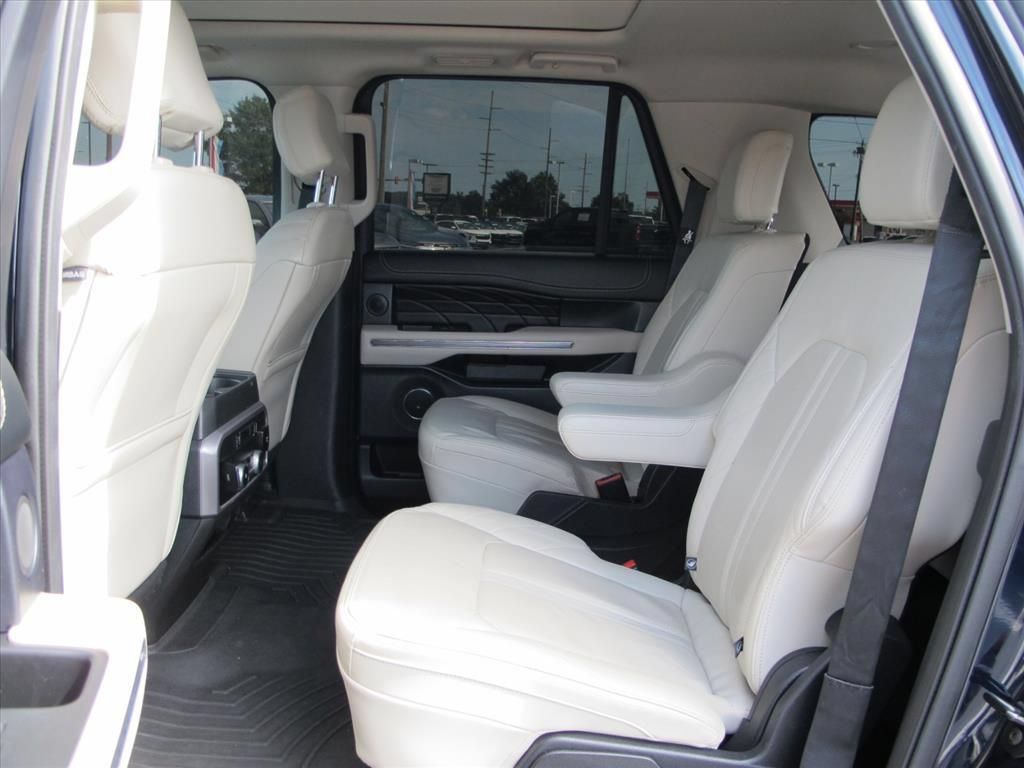 Used 2021 Ford Expedition Max Platinum RWD image 16