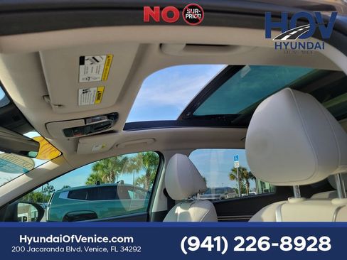Certified 2024 Hyundai Tucson Limited FWD image 31