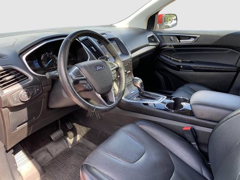 Used 2018 Ford Edge Titanium w/ Equipment Group 301A AWD/4WD image 29