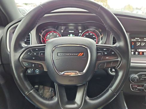 Used 2019 Dodge Charger SXT image 10